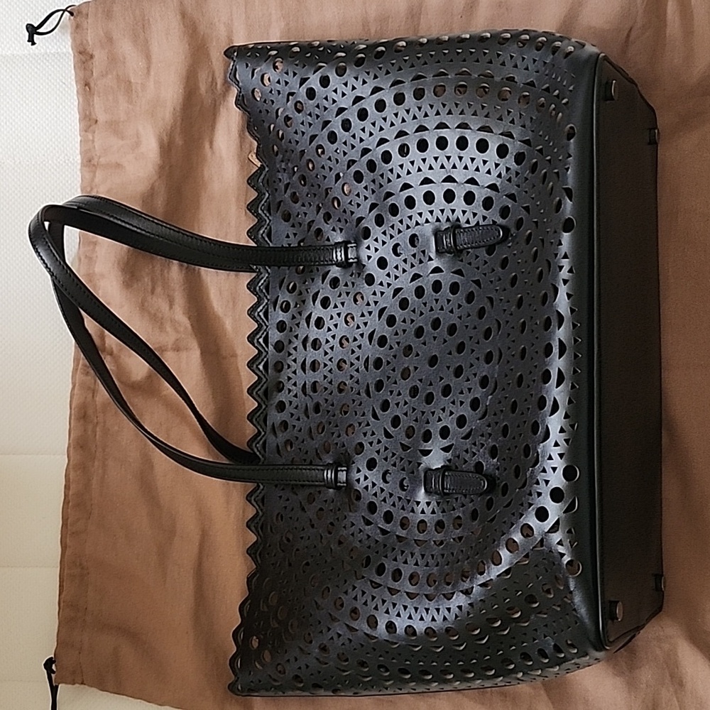 Alaia tote bag - Picture 1 of 11